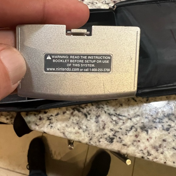 Game boy advance with carrying case. Full working condition - Picture 5 of 6